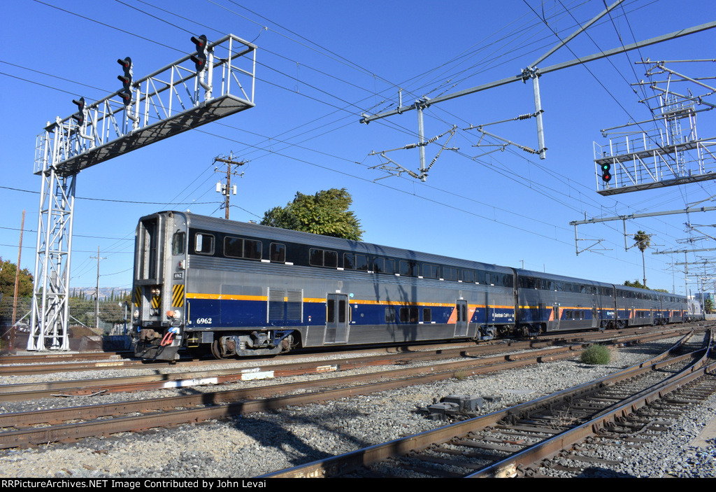 Amtrak Train # 542 heads to Sacramento 